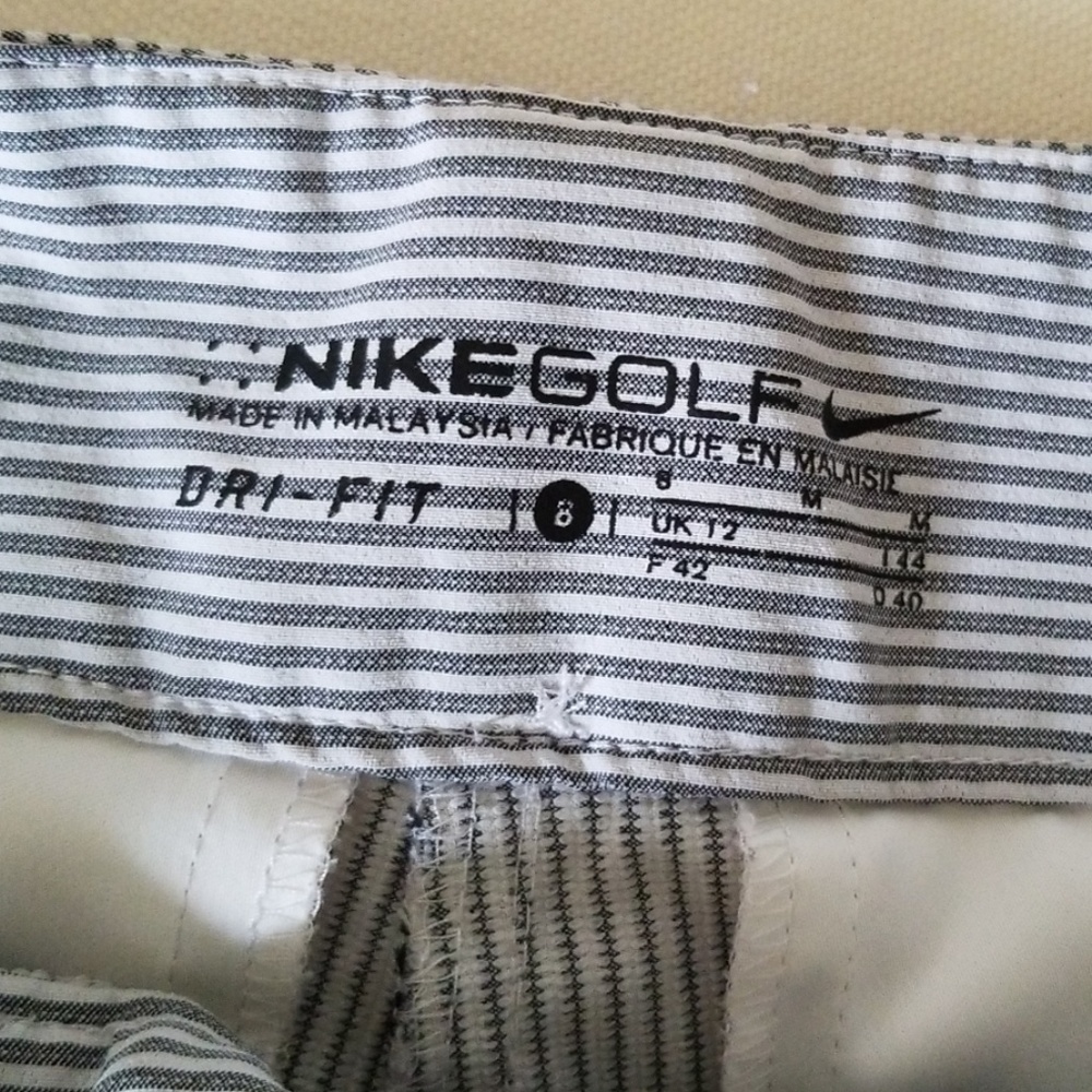 Nike - Picture 4 of 6
